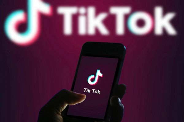 Cách đăng Video lên TikTok bằng điện thoại 